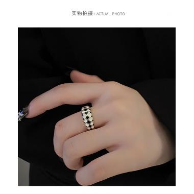 棋盘格复古宽版戒指女轻奢小众设计精致食指指环2021年新款潮手饰
